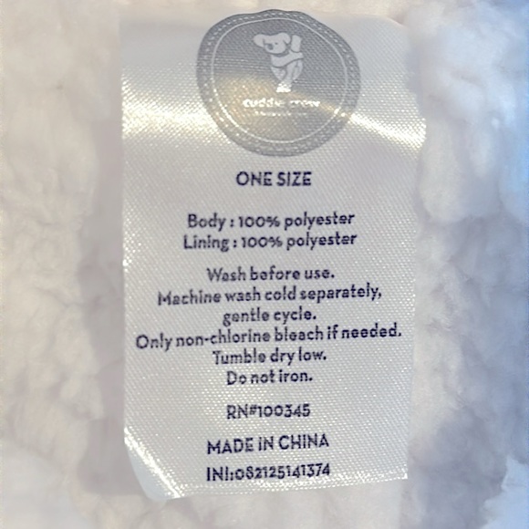 CUDDLE CREW Reversible Blanket Hoodies Burgundy One Size Fits Most NWT - Picture 7 of 12